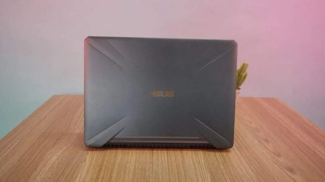 Asus TUF FX505DU design and connectivity